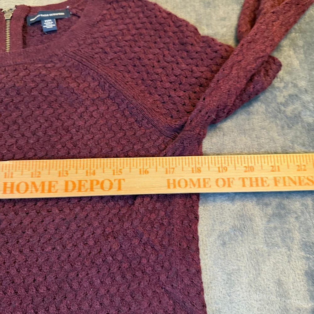American Eagle Outfitters Burgundy Textured Knit Zipper Sweater Womens Medium - Picture 6 of 9